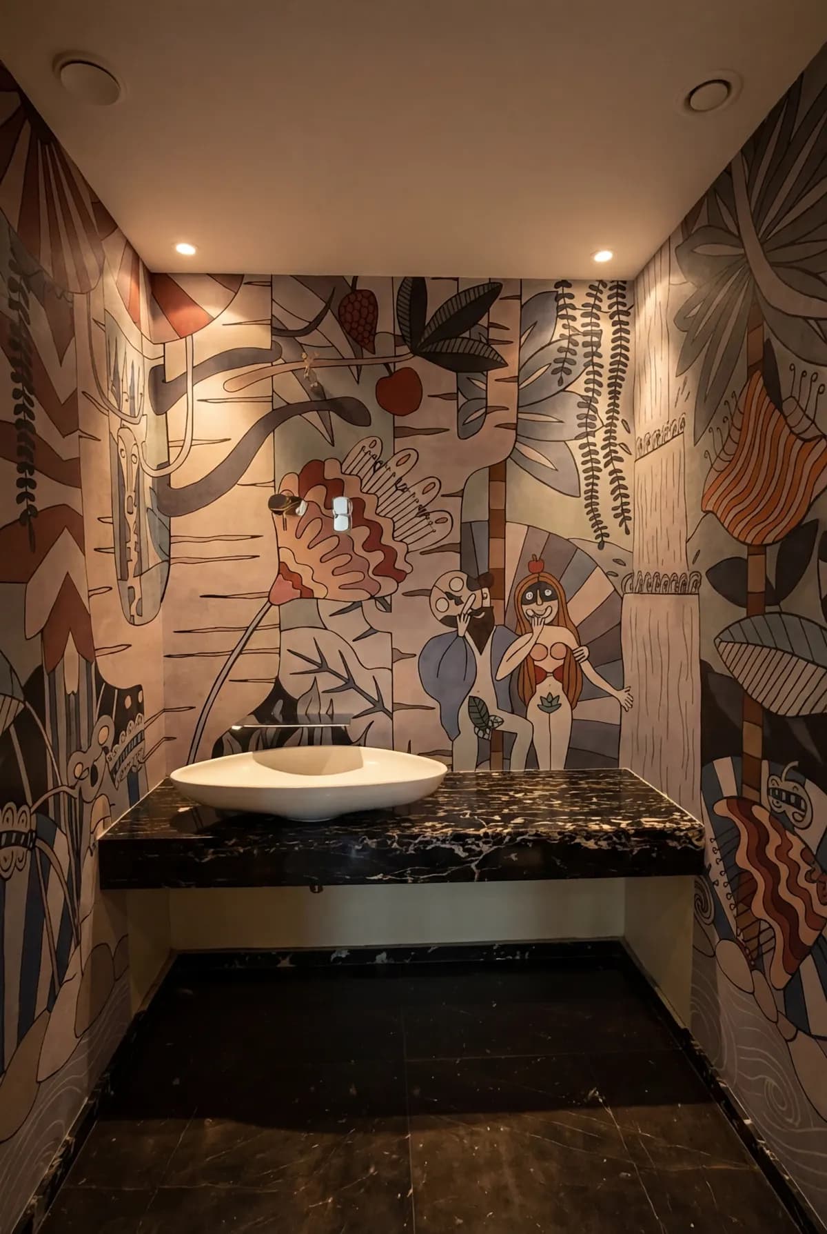 Bagno con carta da parati artistica